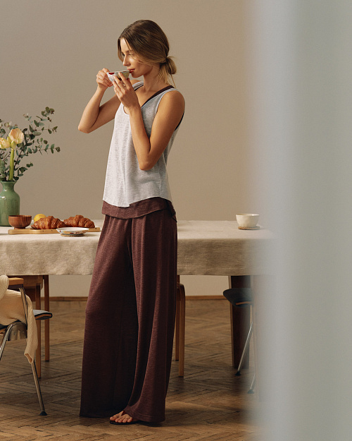 Свободные брюки на завязках, горький шоколад