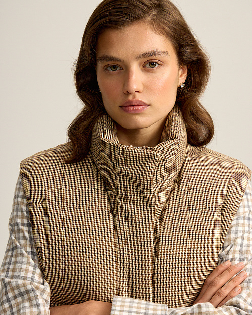 Стеганый жилет с натуральным наполнителем из пуха и пера, бежевый