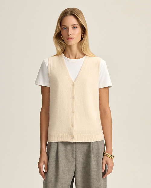 Жилет на пуговицах с шерстью ангоры, молочный