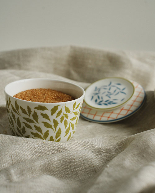 Сахарница, белый