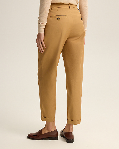 Хлопковые брюки чиносы с отворотами, карамельный бежевый