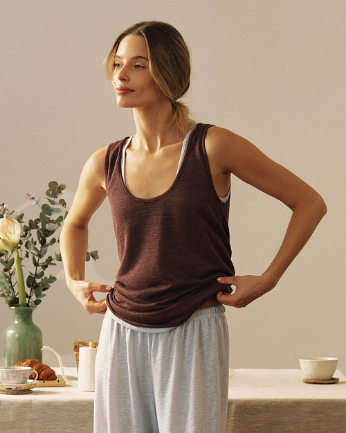 Свободная майка с вырезом, горький шоколад