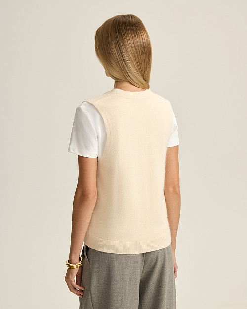 Жилет на пуговицах с шерстью ангоры, молочный