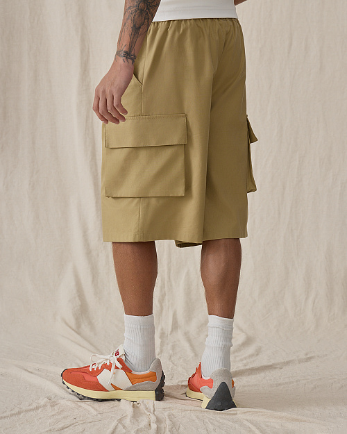 Мужские шорты, бежевые