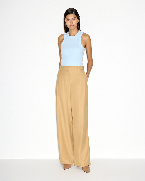 Прямые брюки c защипами, светло-бежевый