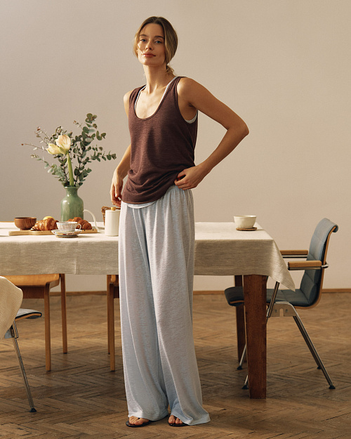 Свободная майка с вырезом, горький шоколад